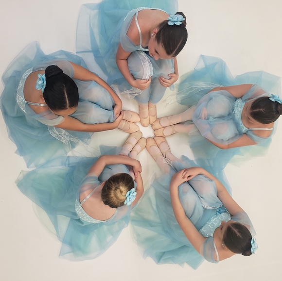 Meet your Posher, Dance - Picture 3 of 3